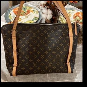 Beautiful Louis Vuitton Tuileries tote  ❤️❤️